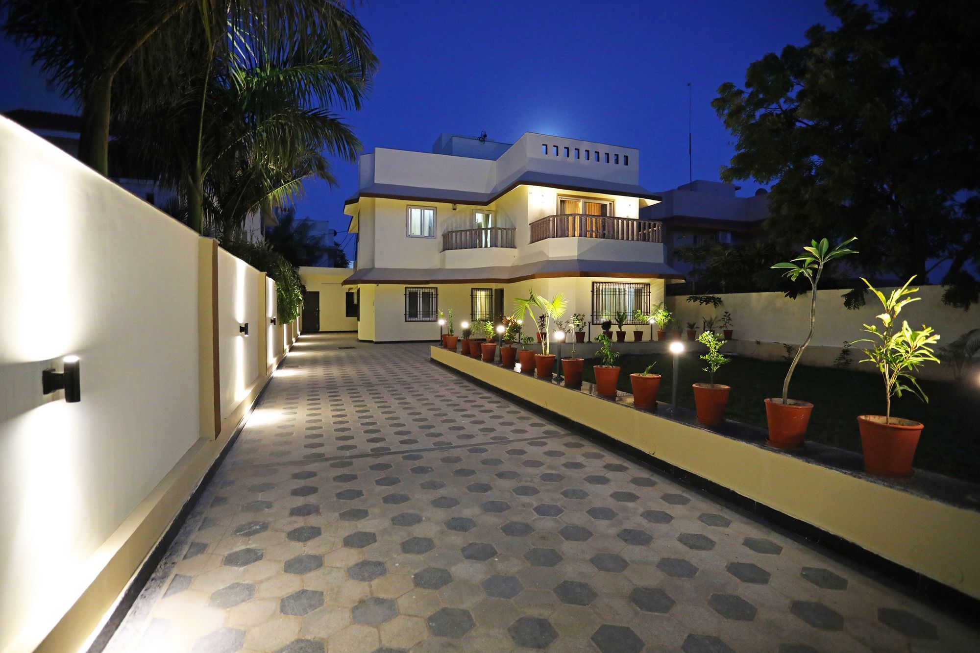 Oyo 9428 Hill View Room Goverdhan Vilas Udaipur Exterior foto